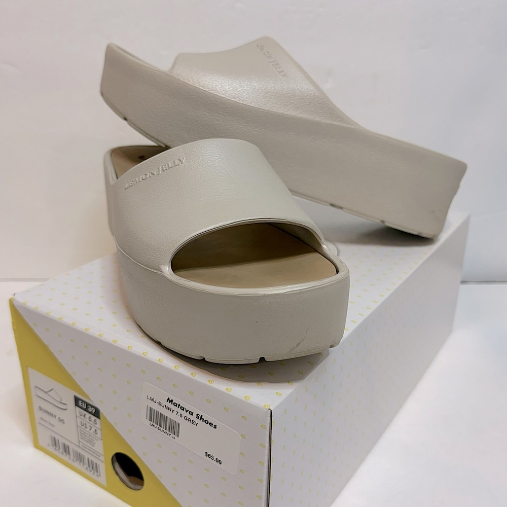 Lemon Jelly Women's Cream Sandals